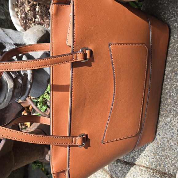 GUESS "RODNEY" Carmel Crosshatch Structured vinyl Tote NWOT - Picture 8 of 16